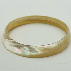 Fun Shell Cream Bangle Bracelet
